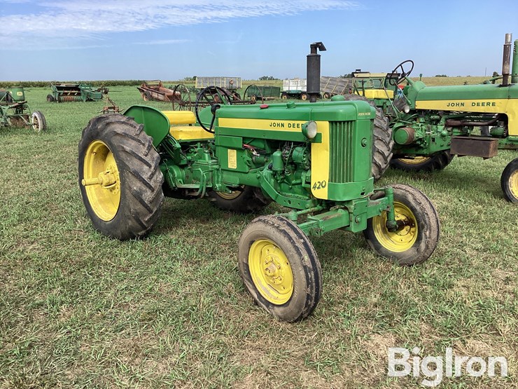 1956-john-deere-420-image-3