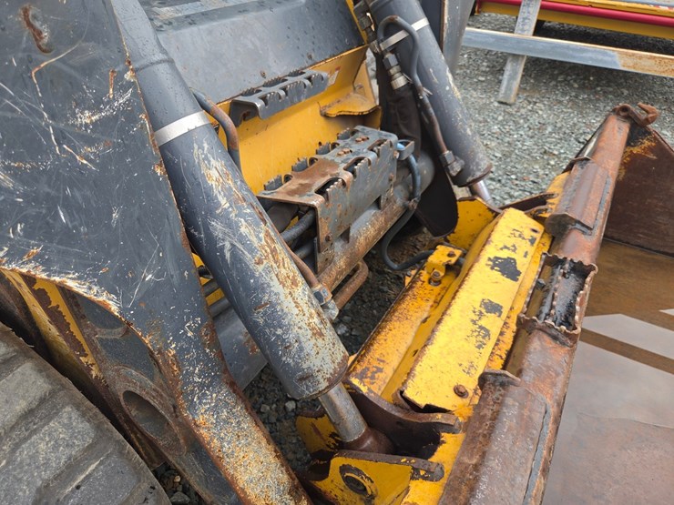 deere-333g-image-13