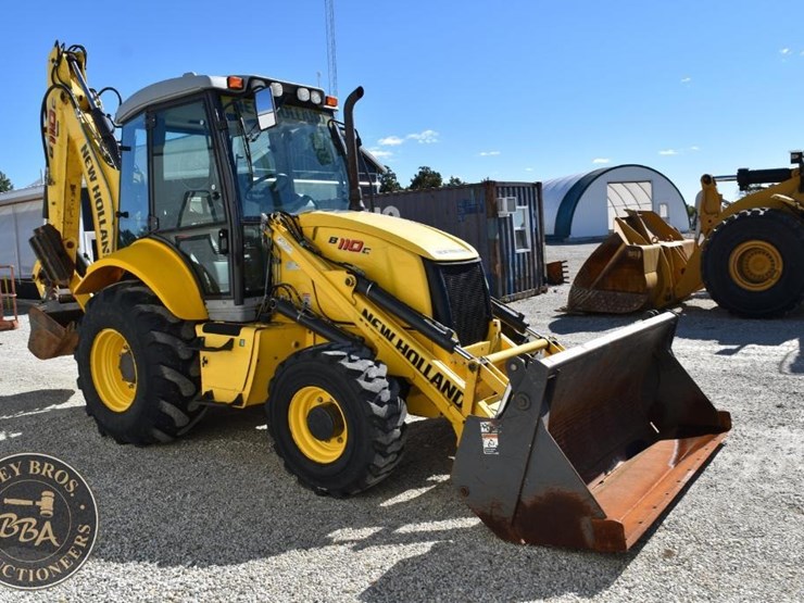 2013-new-holland-b110c-image-24