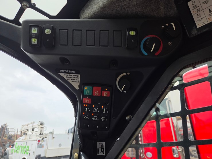 deere-317g-image-37