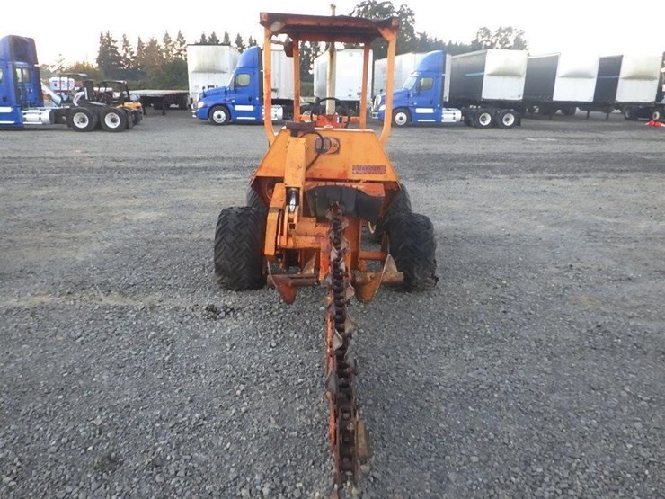 ditch-witch-r30-image-4