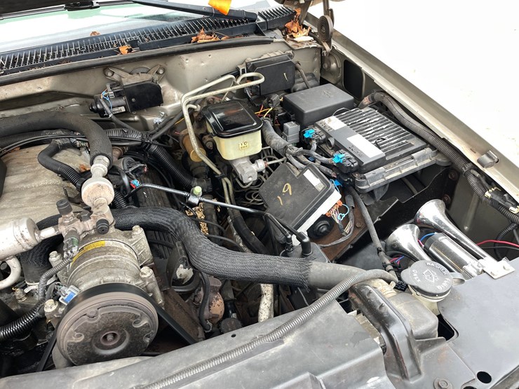 2000-chevrolet-silverado-3500-image-99