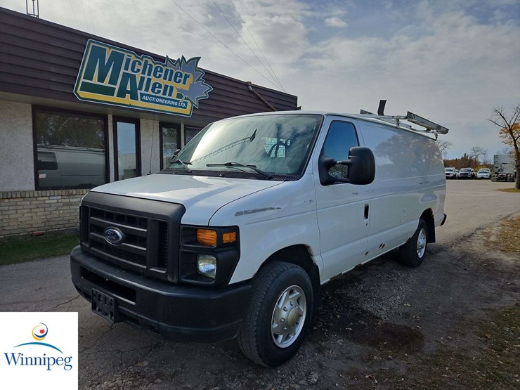 2011-ford-cargo-image-1