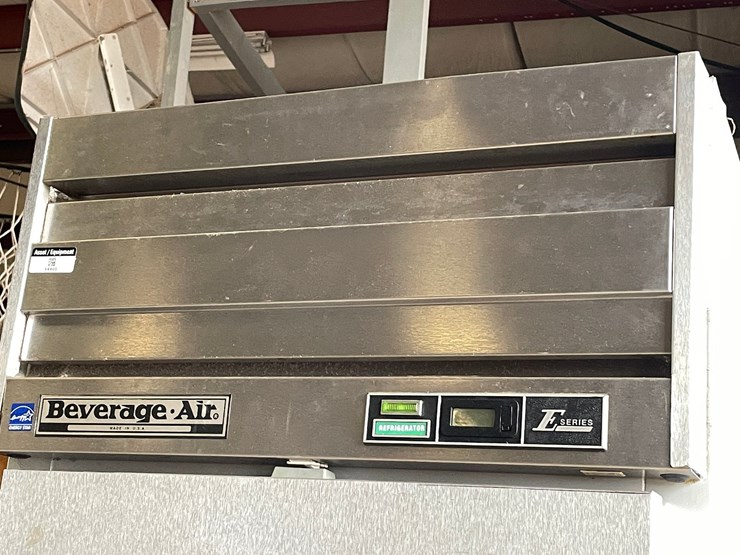 #4672-•-beverage-air-commercial-fridge-image-2
