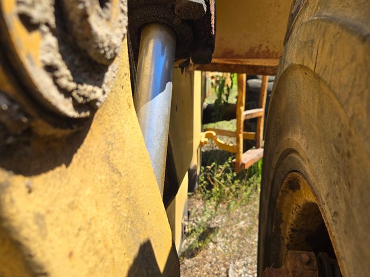caterpillar-930-image-68