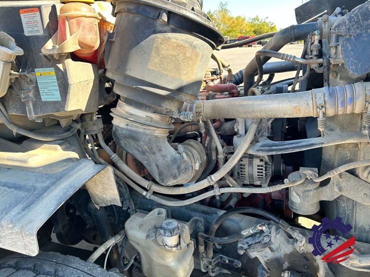 2019-freightliner-114sd-image-123