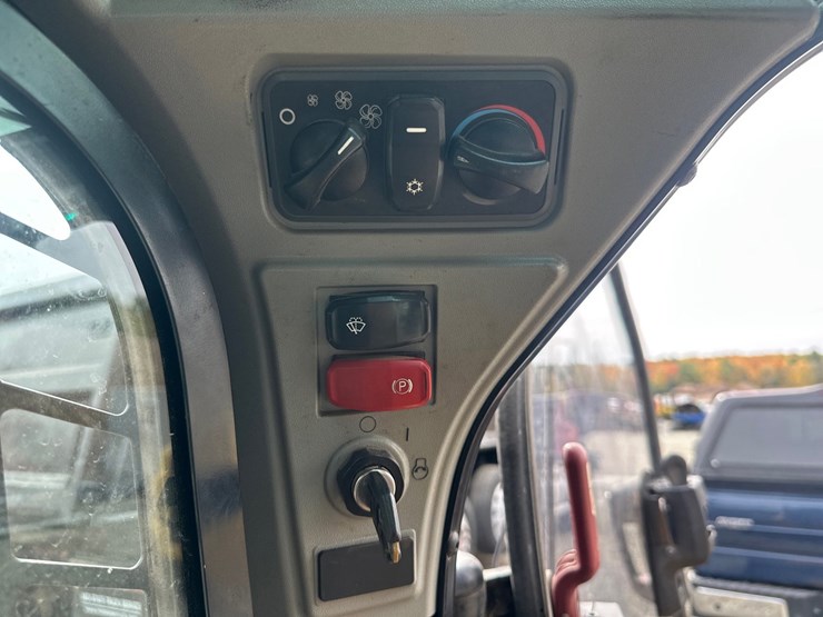 caterpillar-299d3-xe-image-34
