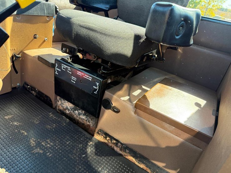 john-deere-8450-image-40