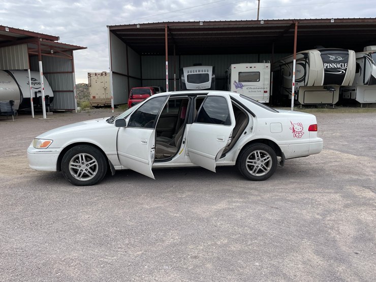 #2768-•-2001-toyota-camry-(title-in-delay)-image-15
