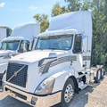 -volvo-&-peterbilt-day-cab-tractors-&-utility-refrigerated-trailers-image-1