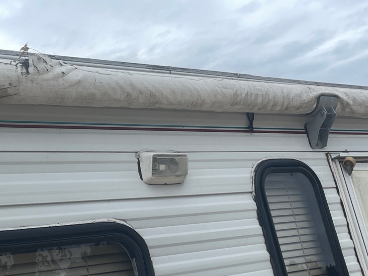 #1276-•-1998-jayco-eagle-304-camper-(has-mn-title)-image-23