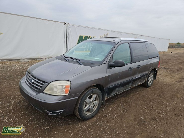 2006-ford-freestar-image-1