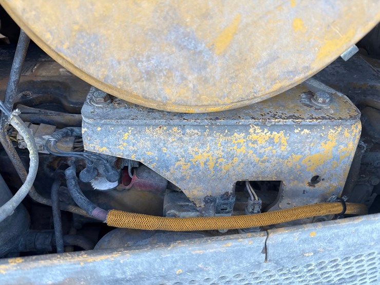 2005-caterpillar-d6n-lgp-image-43