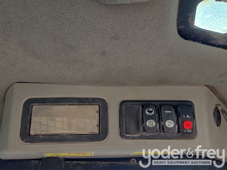 2019-caterpillar-299d2-image-52