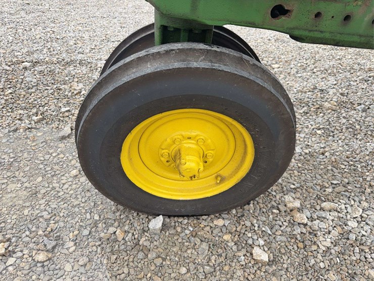 1957-john-deere-520-image-14