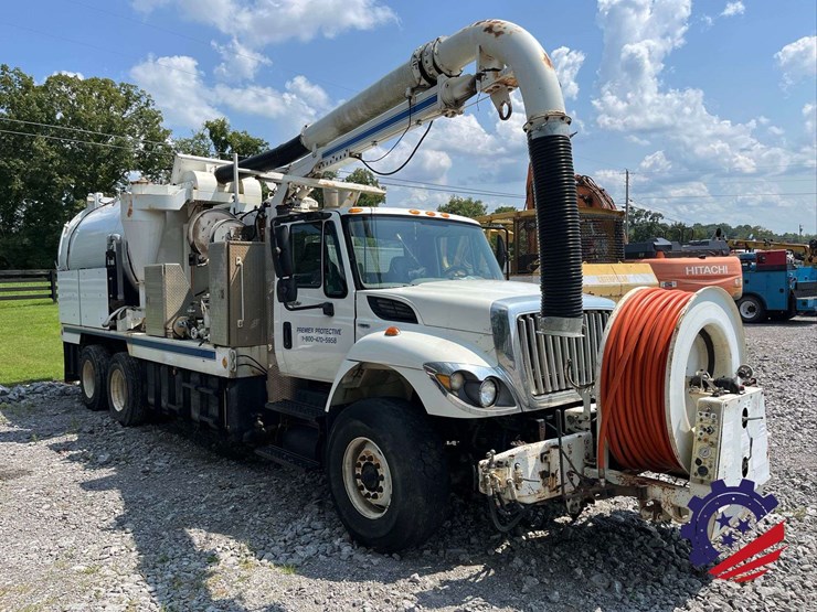 2009-international-sf637-t/a-hydrovac-truck-image-51