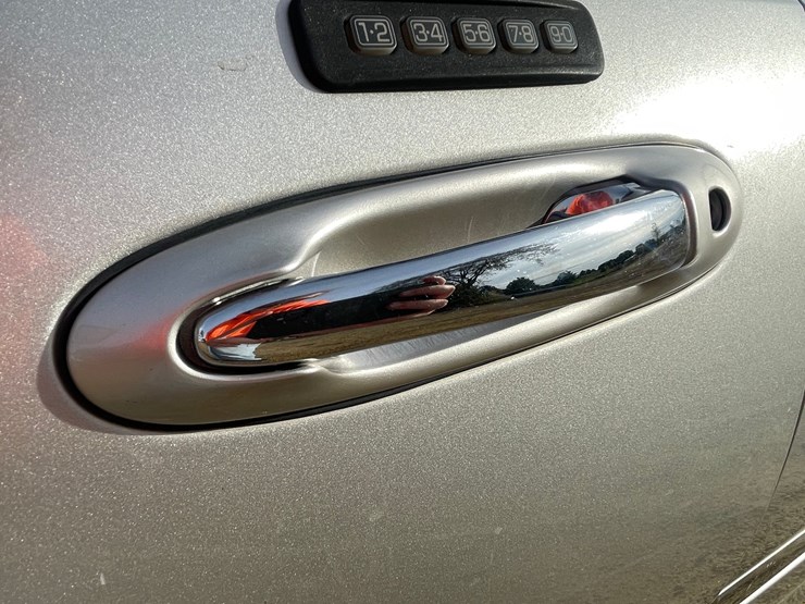 #201-•-2005-lincoln-town-car-(has-wi-title)-image-36