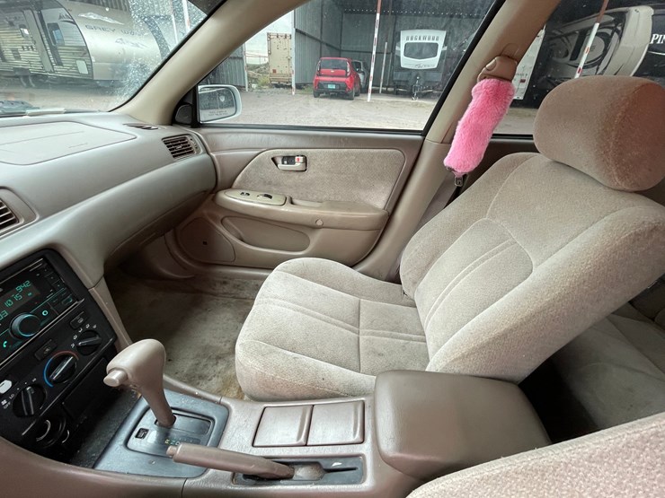 #2768-•-2001-toyota-camry-(title-in-delay)-image-36