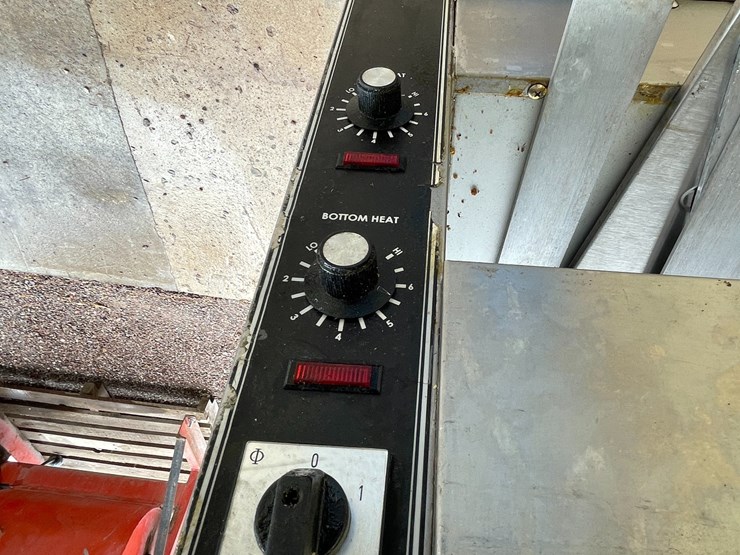 #4677-•-commercial-heated-holding-cabinet-image-6
