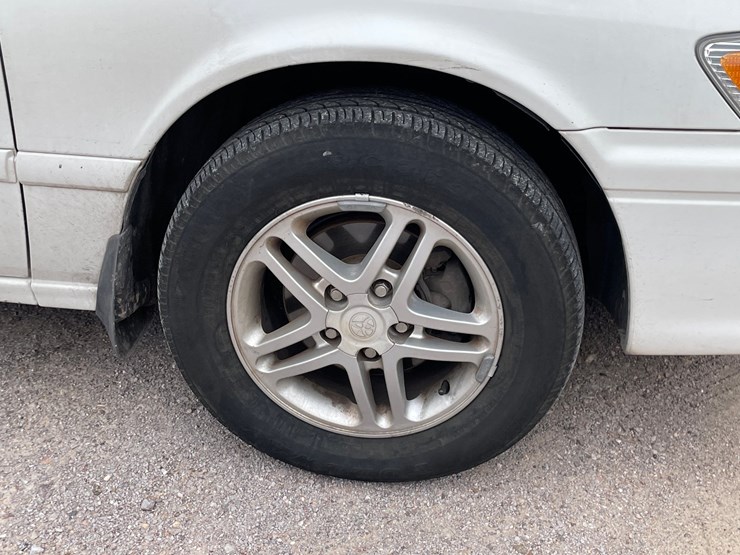 #2768-•-2001-toyota-camry-(title-in-delay)-image-75
