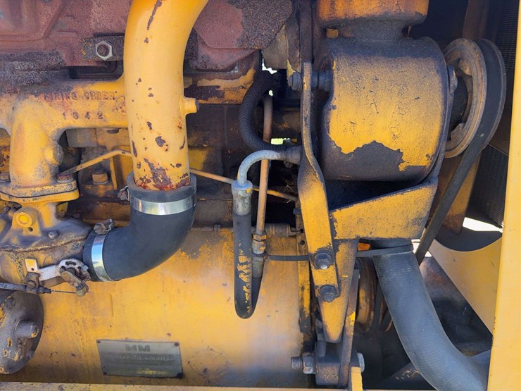 minneapolis-moline-u302-image-15