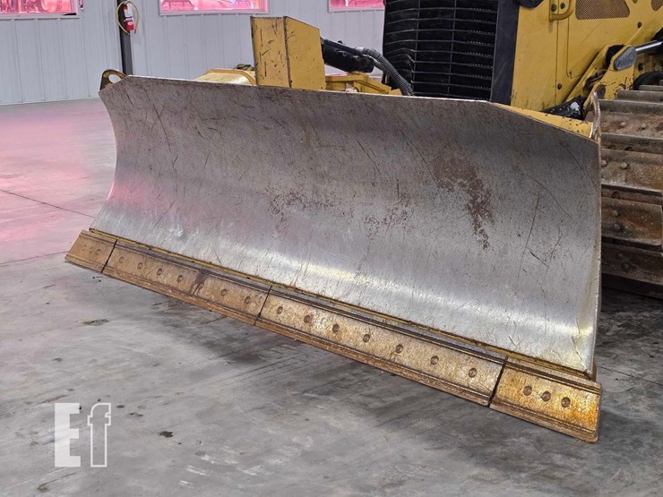 2021-caterpillar-d2-image-9
