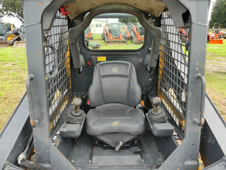 deere-317g-image-12
