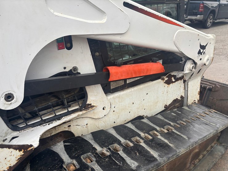 2015-bobcat-t770-image-19
