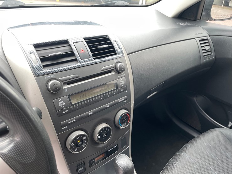#2765-•-2011-toyota-corolla-(title-in-delay)-image-49