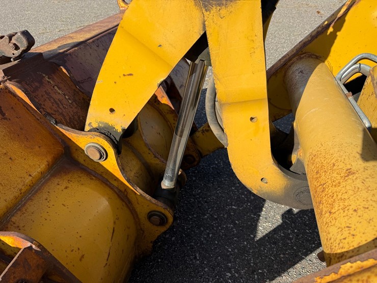 caterpillar-420e-image-24