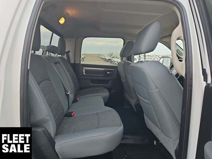 2018-dodge-2500-image-16