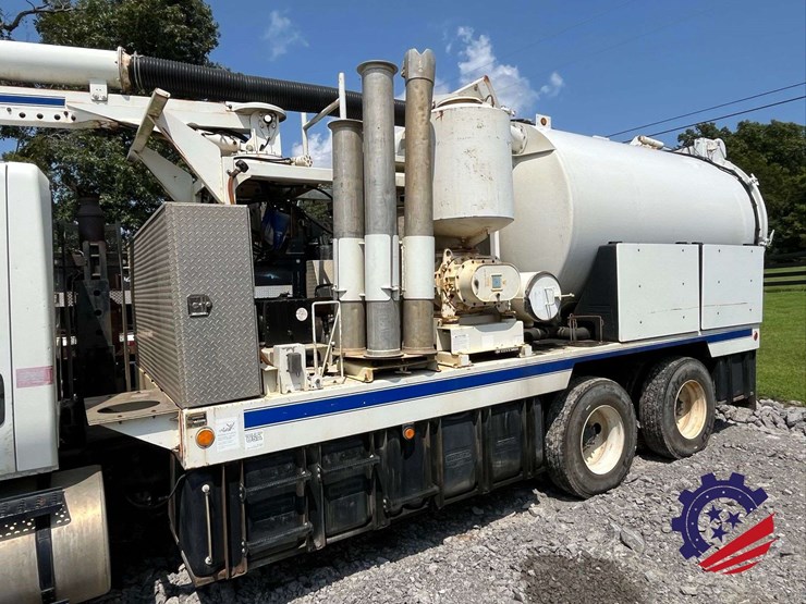 2009-international-sf637-t/a-hydrovac-truck-image-24