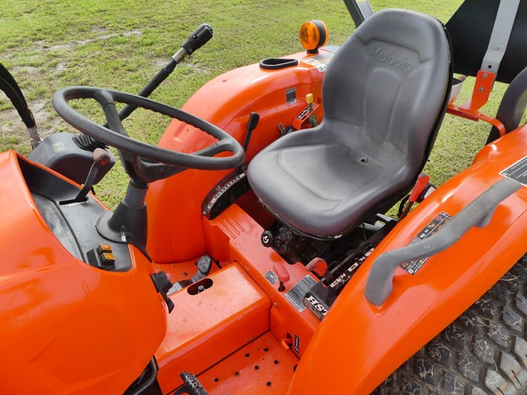 kubota-l3301-image-12