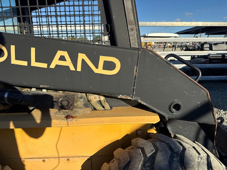 new-holland-lx885-image-21