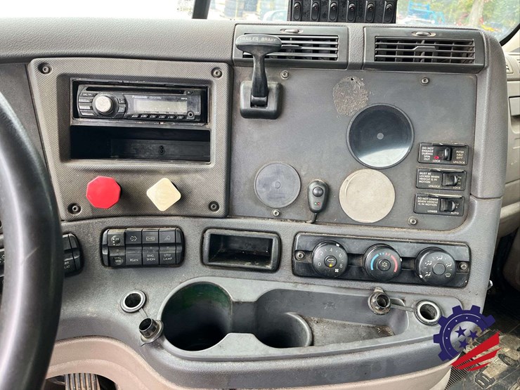 2014-freightliner-cascadia-t/a-truck-tractor-image-70