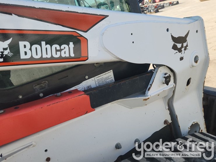 2021-bobcat-t870-image-21