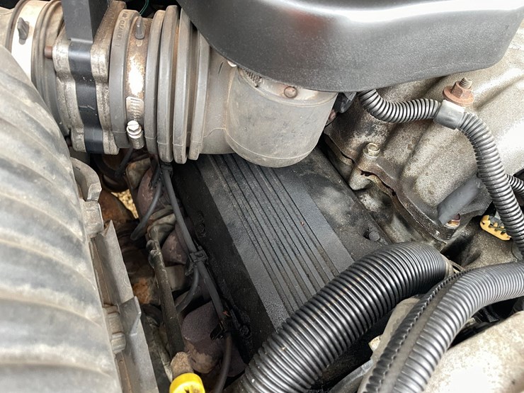 2000-chevrolet-silverado-3500-image-106