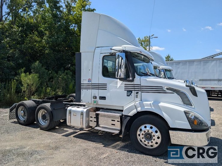 2018-volvo-10-image-5