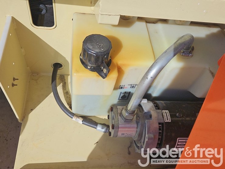 2015-jlg-4069le-image-10