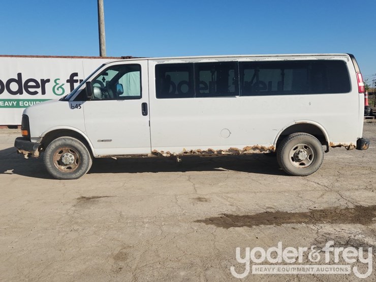2005-chevrolet-3500-image-3