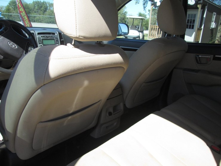 2012-hyundai-santa-fe-image-19