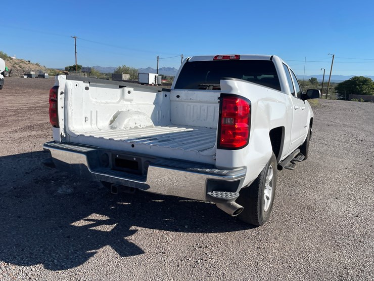 #2754-•-2015-chevrolet-silverado-(title-in-delay)-image-6