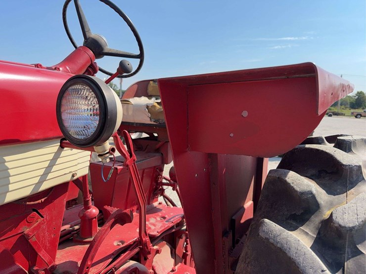 farmall-560-diesel-image-41