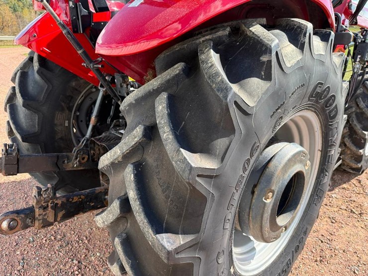 case-ih-farmall-80-image-10