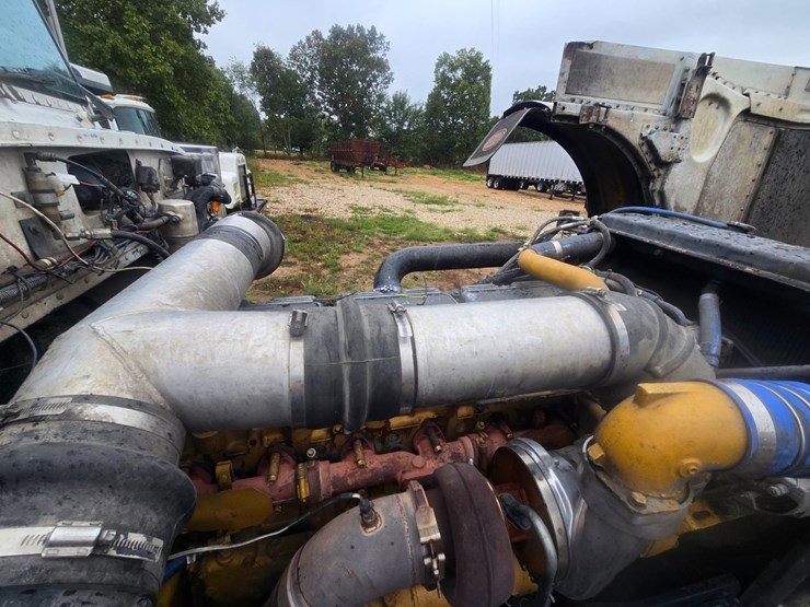 2000-peterbilt-379-image-34