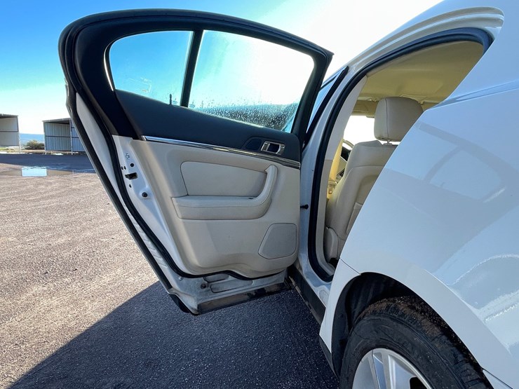 #2759-•-2010-lincoln-mks-(has-nm-title)-image-20