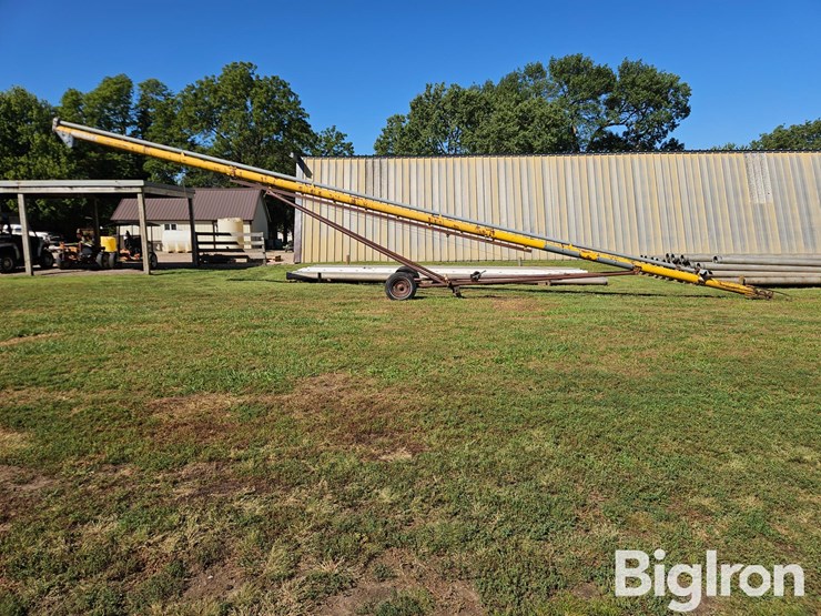 mayrath-55'x8"-unloading-auger-image-8