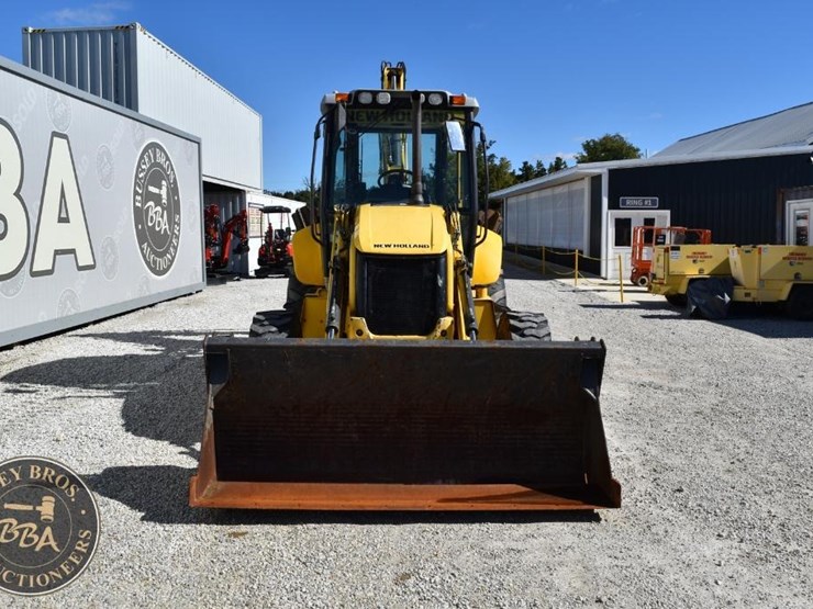 2013-new-holland-b110c-image-7