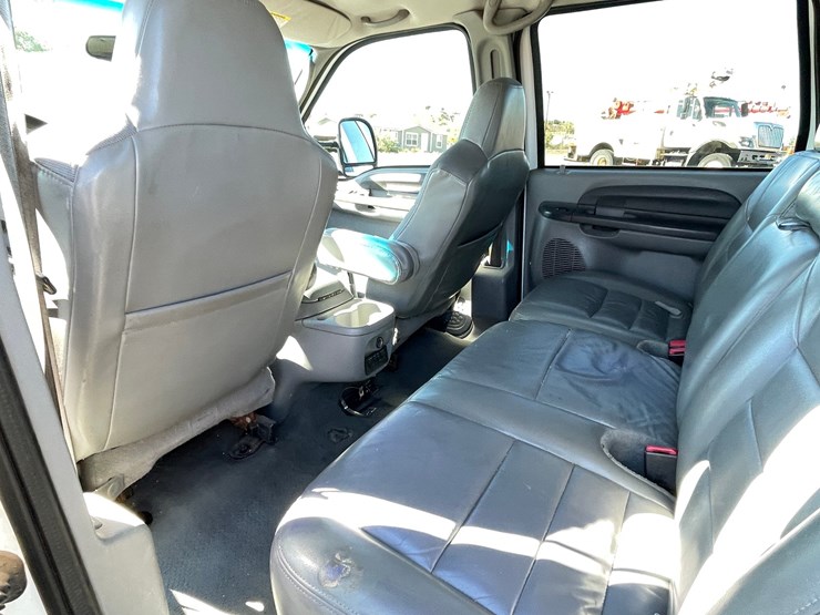 2003-ford-excursion-image-28