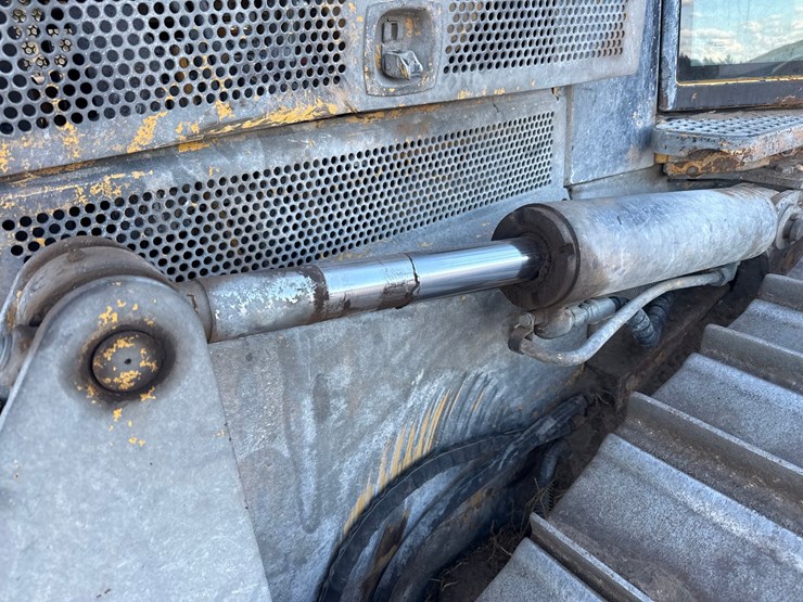 2005-caterpillar-d6n-lgp-image-46